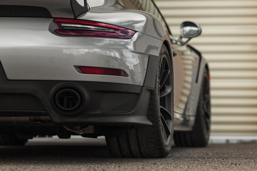 Детали экстерьера Porsche 911 GT2 RS (991) 2017 года  (NA) (фото 17 из 42)